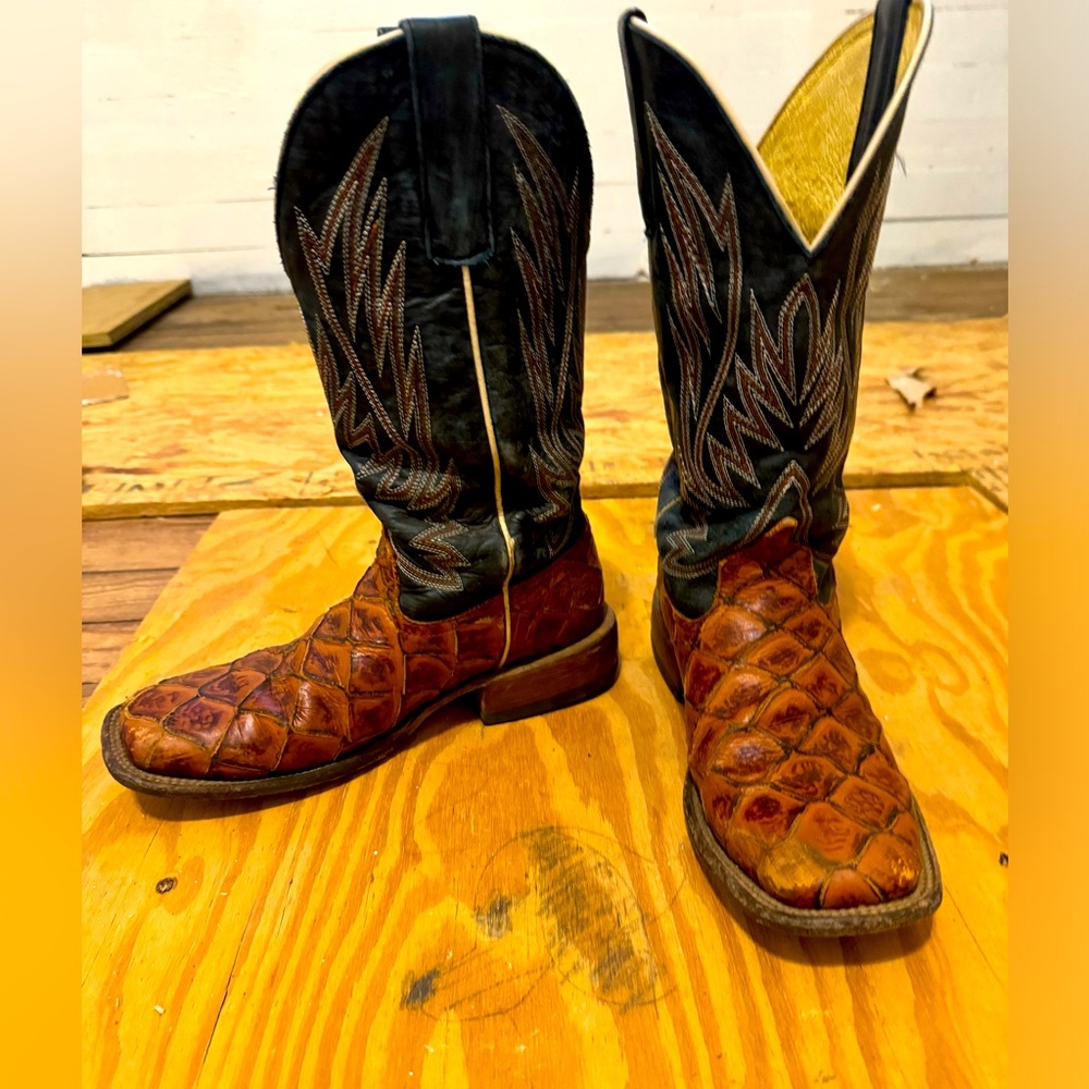Boys HP Cowboy Boots. Bought for $140 great condition, nice looking boots.